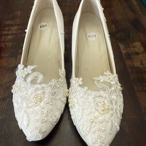 Elegant White Embroidered Women's Shoes
